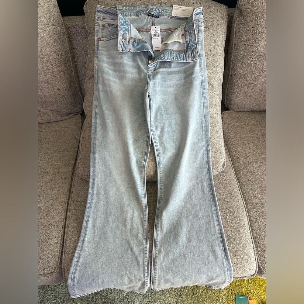 American Eagle Super Hi-Rise Flare Next-Level Stretch, Size 14